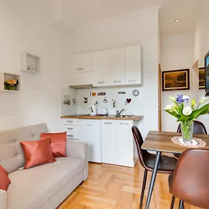  Apartment Vittoria
