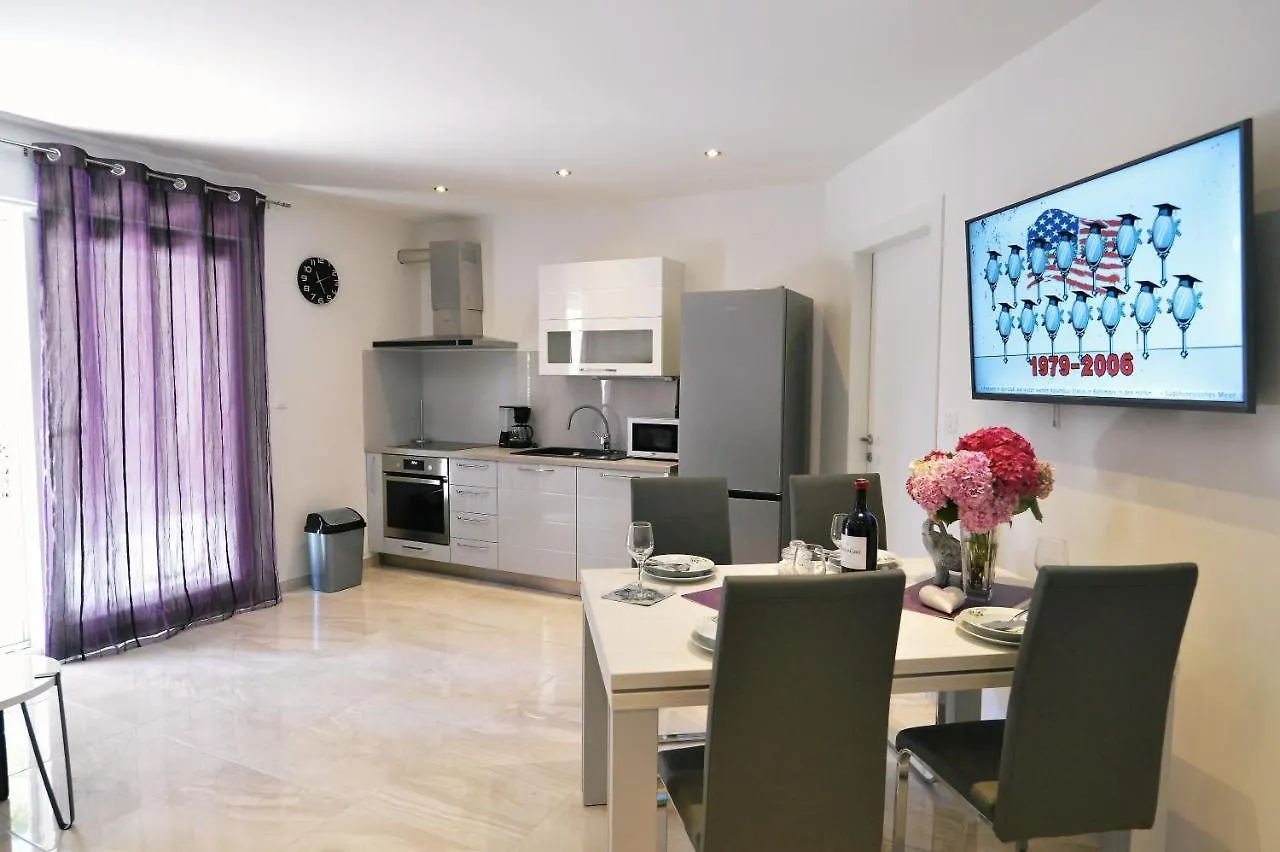 Villa Perla With Swimming Pool, Lovran - Opatija Apartment